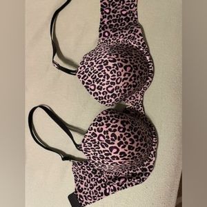 Victoria's Secret 36C - new with tags, never worn!
